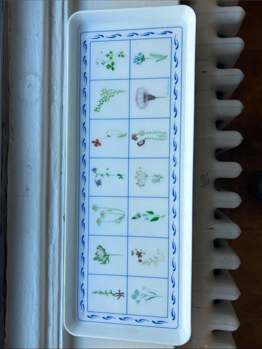 Vintage design imports Italian melamine floral tray 16 x 6 approx